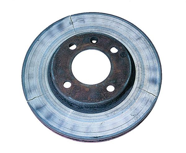 Carcks on the barke disc operating surface 600x493