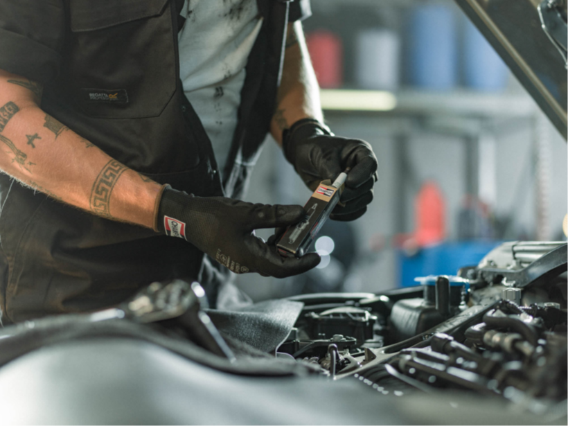 champion-spark-plug-installation-background