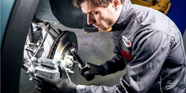 FER057_600x300px_ EHV Brake Repair_Blog_Main-Article_013