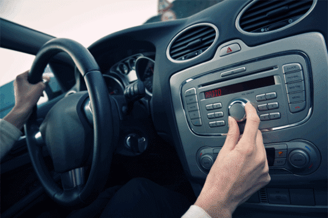Driver-Tuning-Car-Radio Driver-Tuning-Car-Radio