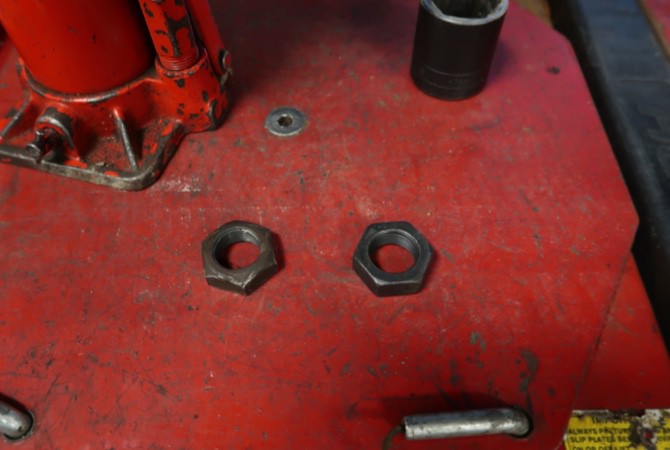 self-locking-oe-moog-ball-joint-nuts