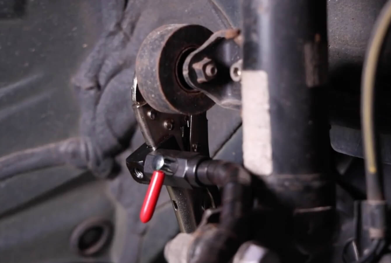 Solid mounting point under car