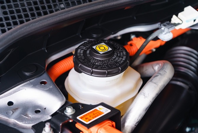 Brake-Fluid-Resevoir Brake-Fluid-Resevoir