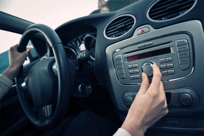 Driver-Tuning-Car-Radio Driver-Tuning-Car-Radio